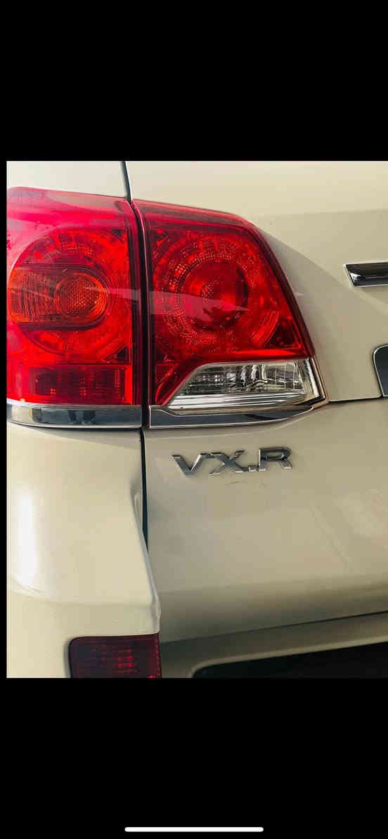 يا الله 

سلام عليكم لبيع لاندكروز موديل 2015 
8 سلندر 5700 فول موصفات معروفه موصفات 5.7 
مكفوله كفاله عامه 
العنوان جسر ديالى تقاطع نهروان 
للاستفسار  ***********
