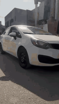 ياالله ريو ١٥ وارد امريكي من امريكا مابيها حادث هنا بيها باب السايق والجاملغ مبدلات اثر حادث بسيط خابرني وشرحلك مابيها لا لغود ولا شواصي ولا تكم تجي وتشوف بعينك السياره كير عادي باسمنه عارضيها ب٩٠ وبيها مجال *********** مكاني بغداد تقاطع درويش
