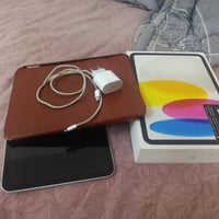 ايباد 10 نضافة الجهاز 100% ذاكرة 64  بطارية 97 استعمال قليل جدا كامل م...