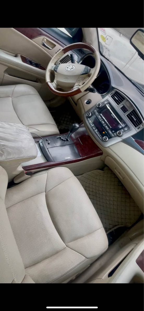 Avalon 
مؤدیل٢٠١١
مواسفات ليميتت 
٣پارجةي بوياغة جامرخي پيشي لاي سكني جوار پةنجة ناوي گرتوه 
گيرومكينةي بي عةيب نةكرايتة  بةشرت بي عةيب 
سةيارةكة بةس ماشالله دةوي زور جوانة بوياغ تةنكة  نيو جاوةنةكةي هةنديك هةلي داوة
سعري ١٤٩ مجالي برايانة 
لةهةوليرم  *********** أربيل, العراق
