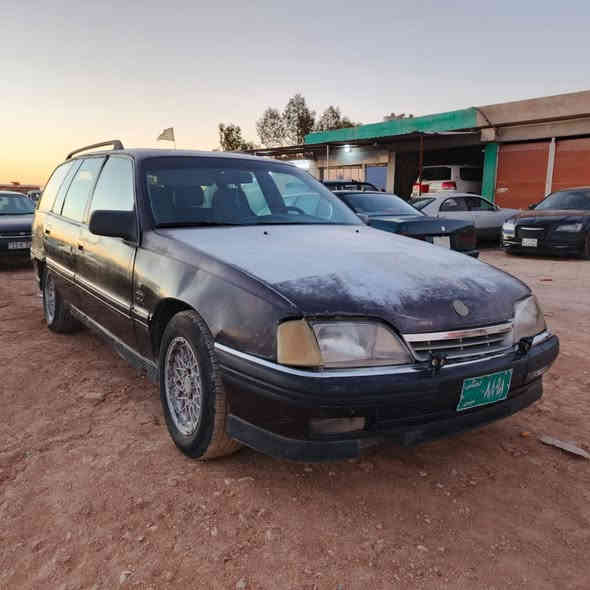 وميكا حجم 20 موديل 1991
وكاله من وكيل تحويل من شرعي كربون بيها محرك كير شرط
سعر 13 بي مجال
***********
***********
مكاني تلعفر
