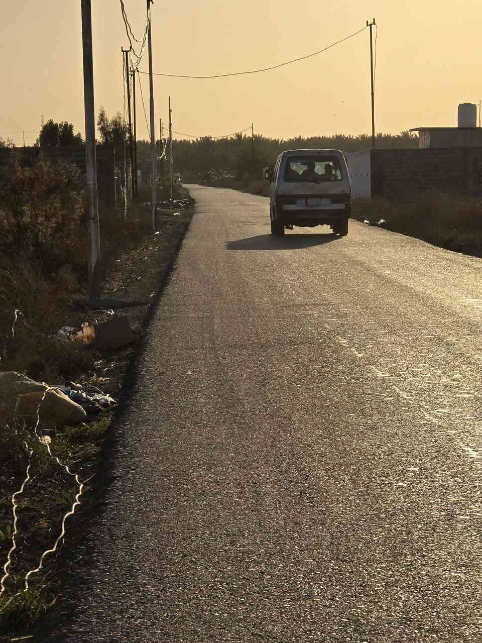 السلام عليكم ورحمة الله وبركاته
قطعه أرض سند 25 تحويل طابو المدائن  السند الكلي 5 دونم المساحه 2 دونمين. على شارع رئسي تبليط. اول دونم ركن وجه 35.30  النزال 68 متر. شارع فرعي 7 متر  دونم الثاني حسب الطلب من 500 متر وفوك  يعني نص دونم او 500 متر او ربع دونم. الأسعار مناسبه جدآ  شارع يربط الجعاره بمدينه بسمايه. الخدمات كامله ماء كهرباء تبليط  العنوان بغداد المدائن منطقه الجعاره قرب مستوصف الجعاره الاستفسار أكثر اتصل *********** *********** ابو عيسى
