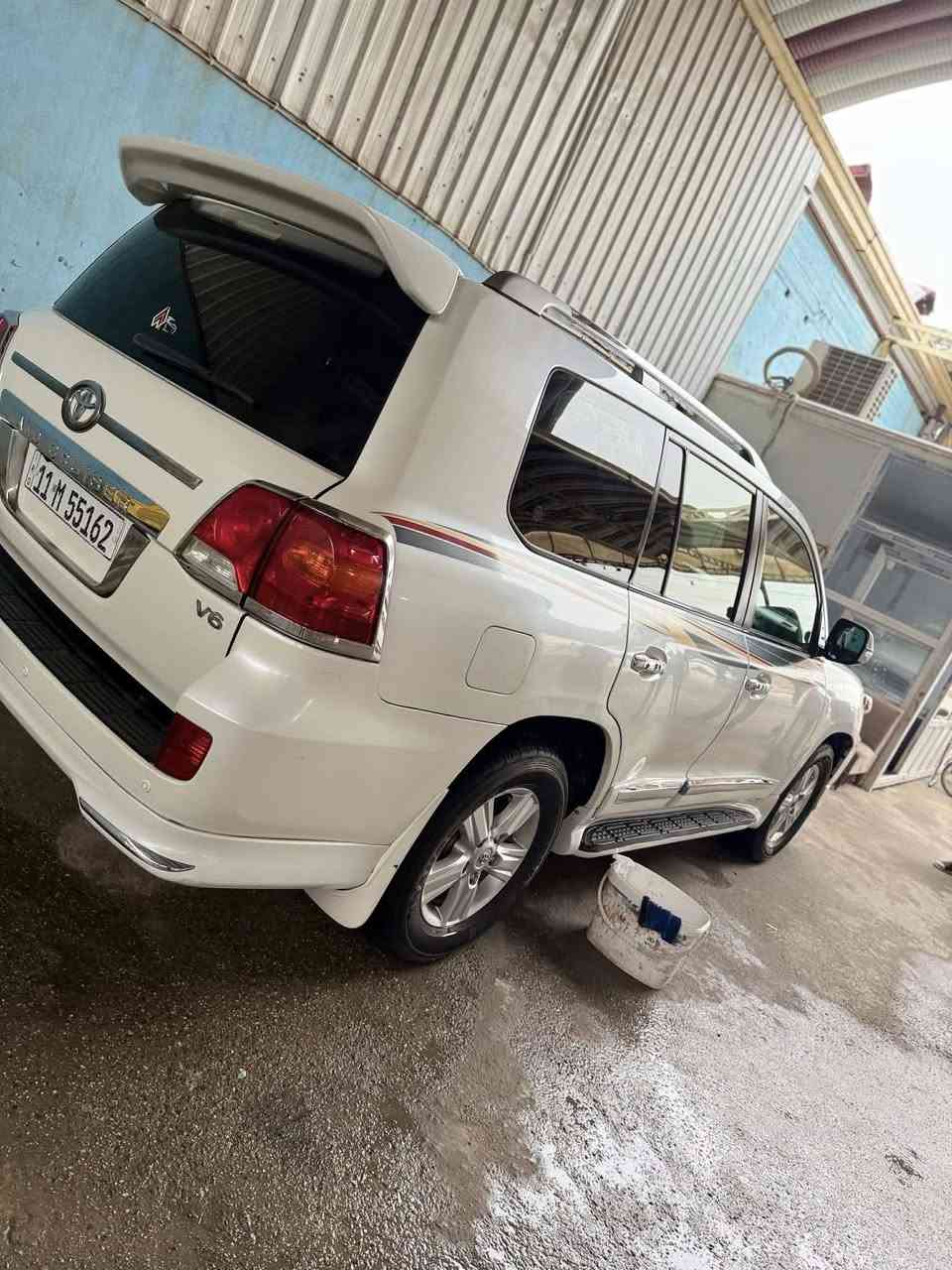 السلام عليكم للبيع لأندكروز موديل 2015 ابريم اصل رقم بغداد  بسمي تحويل ثاني يوم 
5قطع صبغ بدون دواخل
فول مواصفات 1/1
حساس امامي.                           السعر 320 $وبيه مجال بسيط
حساس خلفي
بصمه تشغل
بصمه اوبواب
فتحه سلايت
كشنات جلد اصلي
كشن كهرباء اتلاث حركات
محرك 6 سلندر
تشغيل عن بعد
8 ايرباك 
مري شفط و قلاب 
مثبت سرعه 
سبعه راكب 
ثلاث قطع تبريد 
تحكمات ستيرن كامله 
شاشا كبيره
كامرة دوارة 
سياره مكان:بابل القاسم

اللاستفسار على رقم ***********
ملاحظة أنا مكلف بالنشر فقط.
