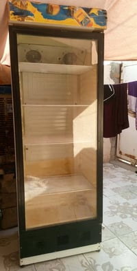 ثلاجة • أجهزة منزلية
