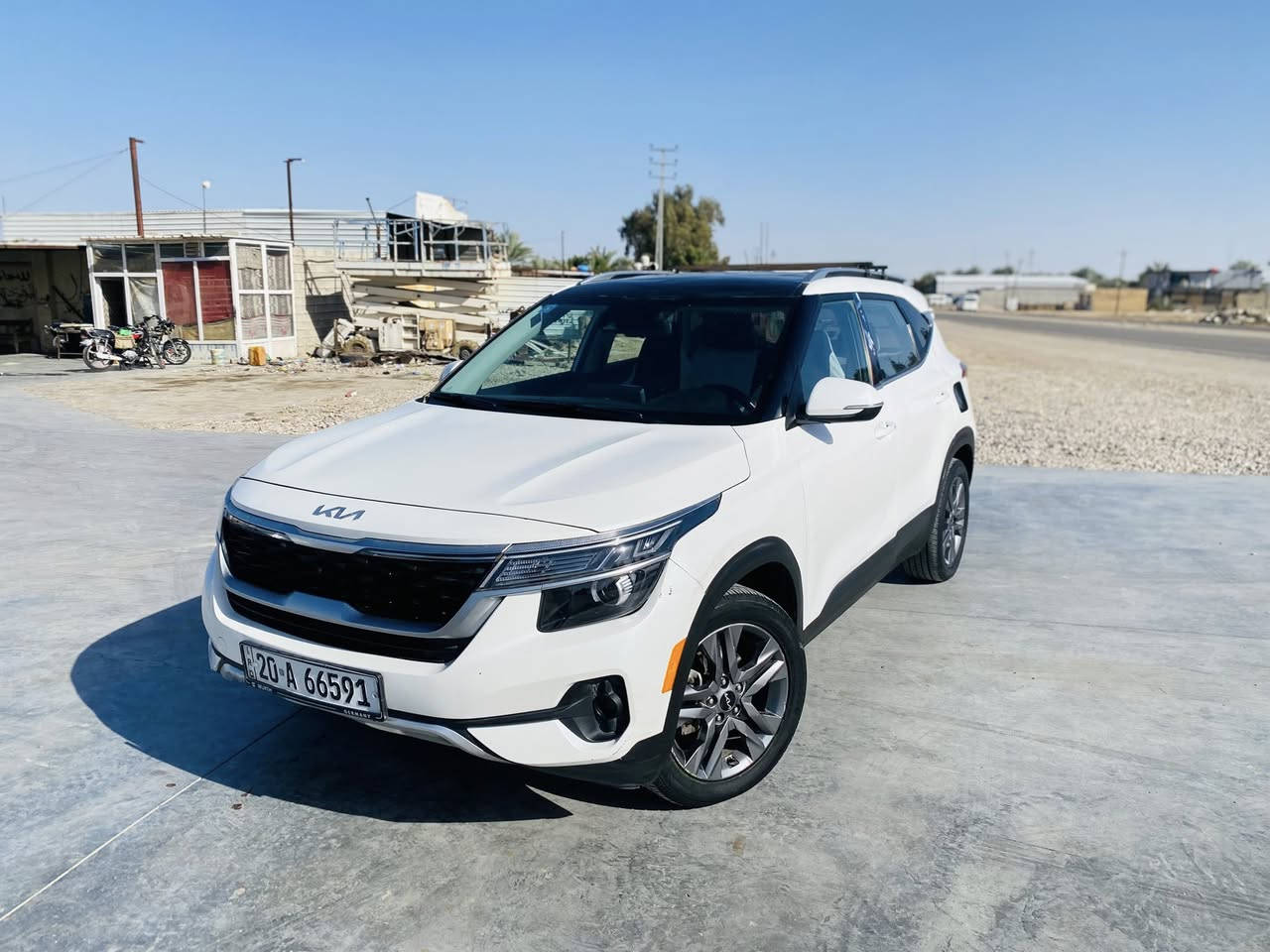 كية سلتوس فول عدة تنتة
رادار اماميامي خلفي 
تحكمات ستيرن !
مكينة 2000دوش
سيارة بيهة قطعتين وبيهة بارد 
مراوس و بيع 
مامتواجد ع نت ؟!
هاتف ؛
‭0770 472 1637‬
