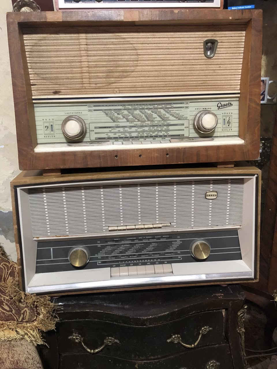 راديوهات انتيك قديمة جدا موديل الخمسينات شغالين فحص يعملوا جميع الموجات من ضمنهم Fm تحفة بالصلاة عالنبي للمهتمين فقط التواصل خاص او عالرقم 0796195550


**إذا كنت صاحب هذا الإعلان وتريد حذفه لأي سبب، رجاءا أرسل رسالة إلى الدعم الفني**