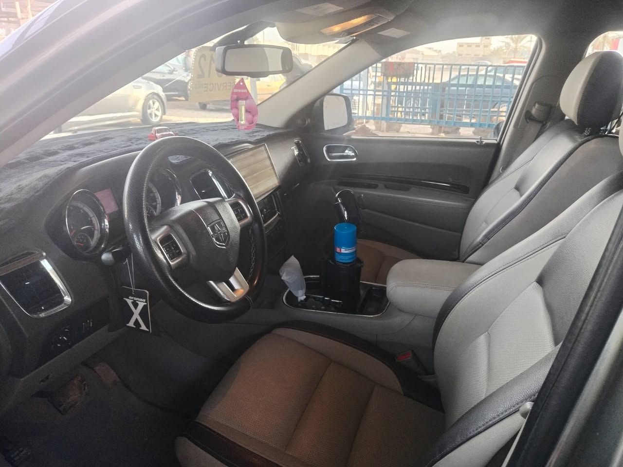 السلام عليكم ورحمة الله
الطيبين دوج دارنكو 2012
مكينه ٦ اسلندر ٣٦٠٠
كير جديد تبريد ثلج 
تو ويل السياره 
سياره فول موصفات عده الفتحه
كشنات جلد كهرباء جهتين
تحكم ستيرن جهتين
تشغيل عن بعد
جنطه كهرباء تفتح وتسد عن بعد
اشاير مري
لايت زنون منضومه كامله
شاشه الاصليه
السياره جديده وكامله 
بيها قطعتين صبغ جاملغ وباب بدوان اي داخل
بدون ايرباك
رقم بغداد انكليزي بسمي ال ٢٠٣٠
هزه جديد
البيع او مراوس حسب القناعه السعر ١٧٠ وبيها مجال
هاتف ***********
مكانها بغداد قريب ع غزاليه
