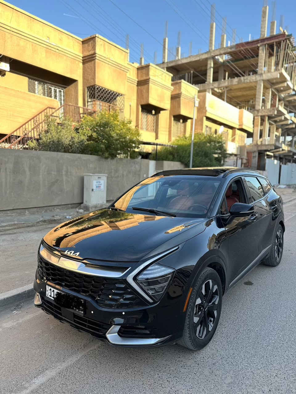 سبورتج اس اكس برستيج اعلى فئة - موديل 2023  
السيارة رقم بغداد وبأسمي تحويل مباشر  

مواصفات فوك الفول 
 محرك 2500تنفس طبيعي 
حادثها البنيد وجاملغ صبغ بدون دواخل شواصي مكفولة 
 ‏#الفئة SX برستيج
كير ماوس اوتيماتك 8 سرعات
تشغيل ذكي ( بصمة ) ,تشغيل عن بعد
شاشة Apple CarPlay, android auto 
 4 كاميرات (360) درجة تحكم ستيرين كامل مع تدفئه 
 فتحة سقف ( بانوراما ) كاملة هاند بريك كهرباء
 شاشة كبيرة ( GPS ) رادار امامي وجانبي وخلفي كل جوانب
حساس امامي و خلفي 
مقاعد خزن ميموري شاحن وايرليس
كراسي كهرباء تبريد + تدفئة المقاعد الامامية
صندوق كهرباء هاند بريك كهرباء 
 مانع انزلاق  اوتو هولد ( AUTO HOLD ) مساعد نزول المنحدرات سستم صوت هارمن كاردن
 ‏انظمه قيادة متعددهنظام قيادة ذاتي كشنات جلد طبيعي 
 ‏منافذ USB +أواكس
داخل انارة متغيرة عده الوان  
 ‏سعر ٢٠٥ ورقة مكانها بغداد
***********
