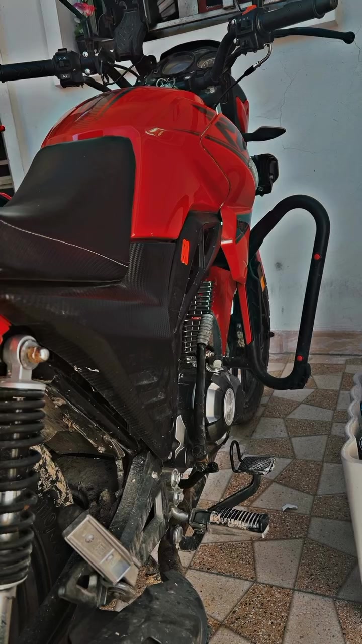 السلام عليكم دراجه rk200 للبيع موديل٢٤ مرقمه اربيل نضيفه بلاديه مكفوله نقصه باتري او ينشحن فقط محرك مكفول معروضه ب ٢٣٠٠ مليونين و تلثميه الف بيه مجال مكانه فلوجه 
***********  واتساب او اتصال فقط
