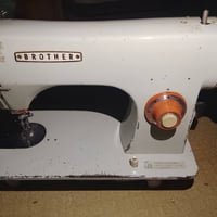 مكينة خياطة • مكينة خياطة مع ميز • مكينة خياطة مستعملة • مكينة خياطة ب...