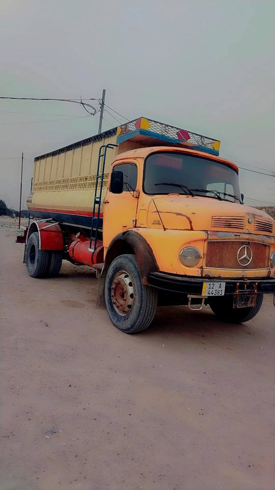 سلام عليكم للبيع عشراويه  مديل ٨٦ محرك كير شاصي خام سيارة جاهزه من كاشي رقم نكليزي مداوم ثاني يوم تخم تاير  الاستفسار على هذا الرقم ***********
