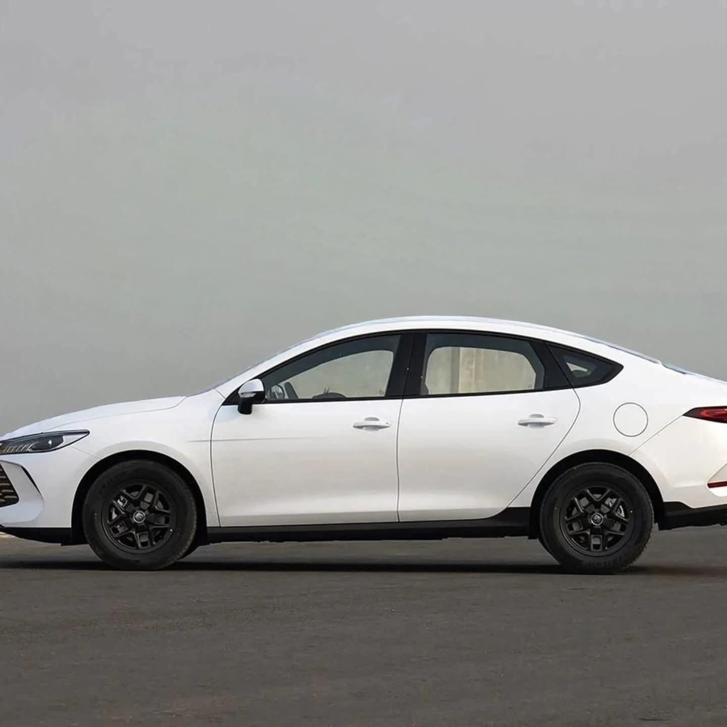 🏛️🏛️معرض محمد شمس🏛️🏛️
توفر ال BYD qin plus
ابيض ❤️❤️
دلال ادللكم متابعين معرض محمد شمس تونسووووو 
🔴السعر  : 18100.000🔥🔥🔥🔥🔥🔥
مرقم بغداد وصافي بدون دلاليه 
‏
اليكم المواصفات
انتبه السياره : هايبرد & بانزين & كهرباء يعني التفويله الوحده بانزين تمشيك 2100 كيلو
سعه التانكي 65لتر 
موديل 2025
حساسات 
حجم المحرك 1.5
شاشه اصليه 
كامره خلفيه
هند بريك كهرباء
دشبول شاشه ديجيتال
اوتو هولد
مفتاح التشغيل بصمه
تشغيل عن بعد 
تحكمات مقود
اوامر صوتيه
منفذ طاقه
منافذ شحن
 جلد حياكه
دخول ذكي
3 وضعيات قيادة
اشاير بالمري
تتسع المقصورة ل 5 ركاب
المقاعد جلد رياضي
اريل نفكيتر
اناره داخليه LED
لد امامي LED
‏LED بك لايت
قطعتين تبريد 
مثبت سرعة
حجم الاطار 16
مانع تزحلق
شاحنه خلفية
كير ماوس
البطاريه ليثيوم الاقوى والاطول عمرا في عالم الهايبرد 

‏‎اوقات الدوام جميع ايام الاسبوع 
‏‎من الـ10 صباحـاً الى الـ 12مساءً 

‏‎للاستفسار يرجى الاتصال على الارقام الاتية ☎️:
‏‎للاستفسار  ***********
للاستفسار ***********‏‎
للاستفسار ***********
‏‎للاستفسار ‭***********
للاستفسار ‪ 0772 319 3365‬
للاستفسار ***********
للاستفسار *********** 
‏‎بغداد الكريعات شارع المعارض🚙🚙
‏‎متوفر🟥بيع🟥شراء🟥مراوس🚦⭐️

‏‎ولاتنسى اذا حبيت تستبدل سيارتك القديمه معرض توفر الاستبدال بين القديم والجديد بنظام المراوس وبخدمتكم 🚗🔛🚙

#كورولا #كوروله #كورولة #كورله #كورلة #تويوتا #كامري #هايلوكس #لاندكروز #كيا #سورنتو #سبورتج #توسان #النترا #سني #byd #بيوايدي
