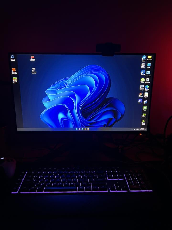 سلام عليكم تجميعه للبيع مواصفاته المعالج 9900 19 intel core
المذر بورد TUF 2390-PLUS GAMING 
الرامات 32 DDR4
سعة التخزين 2512 GB
كارت الشاشة NVIDIA GeForceRTX 2070 Super 
الشاشة 240 Alienware 25 Gaming Monitor AW2521HF 240HZ السعر مليون و ٣٠٠ بيها مجال بسيط مكاني نجف التجميعه مع الميز بس بدون كرسي الي يريد الكرسي سعره وحد موبايل *********** ايضا تفاصيل التجميعه بالصور موجوده
