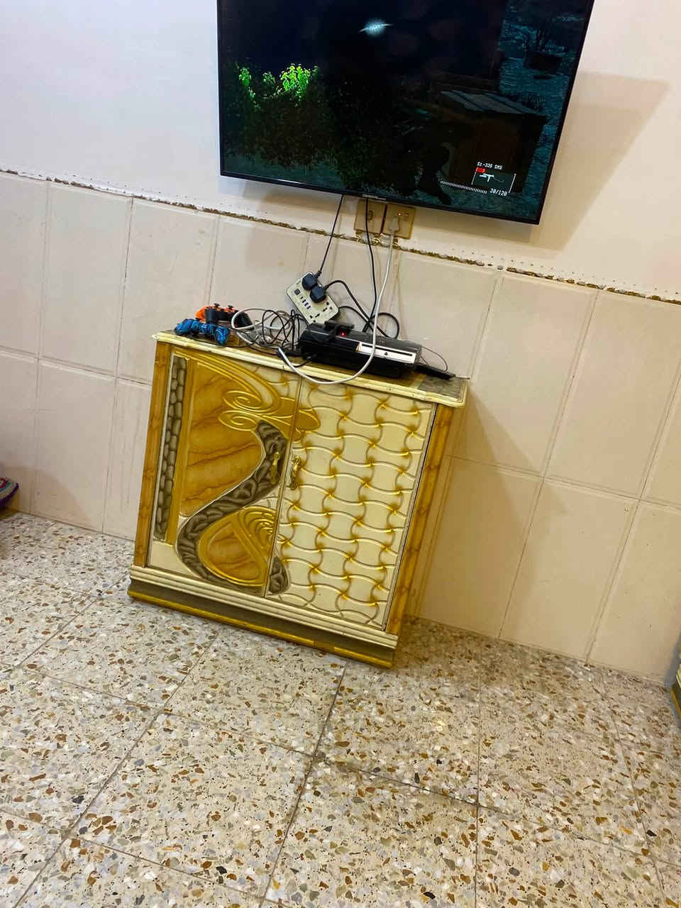 غرفه النوم للبيع صاج عراقي
مستعجله على بيعتها 
السعر ٦٠٠ وبيها مجال الاستفسار الاتصال على الرقم ***********
