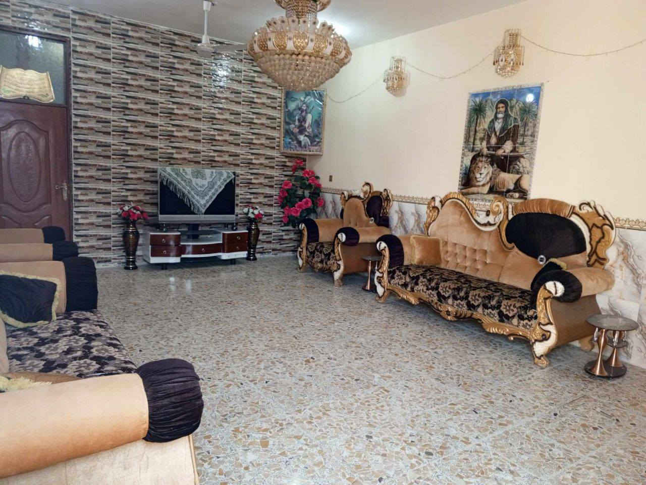 بسم الله الرحمن الرحيم
 السلام عليكم دار للبيع مساحه 300 مطبخ استقبال حديقه 
صحيات  خارجي و داخلي /كهرباء جاهزه مجاري خدمات جاهز /زراعي /كوت+المكان شارع الجوادين بيت/جاهز-
وهاذ رقم/+***********+*********** السعر اتصال
#جاهزه
#وهاذ
#السعر
#كوت
#المكان
#شارع
#الان
