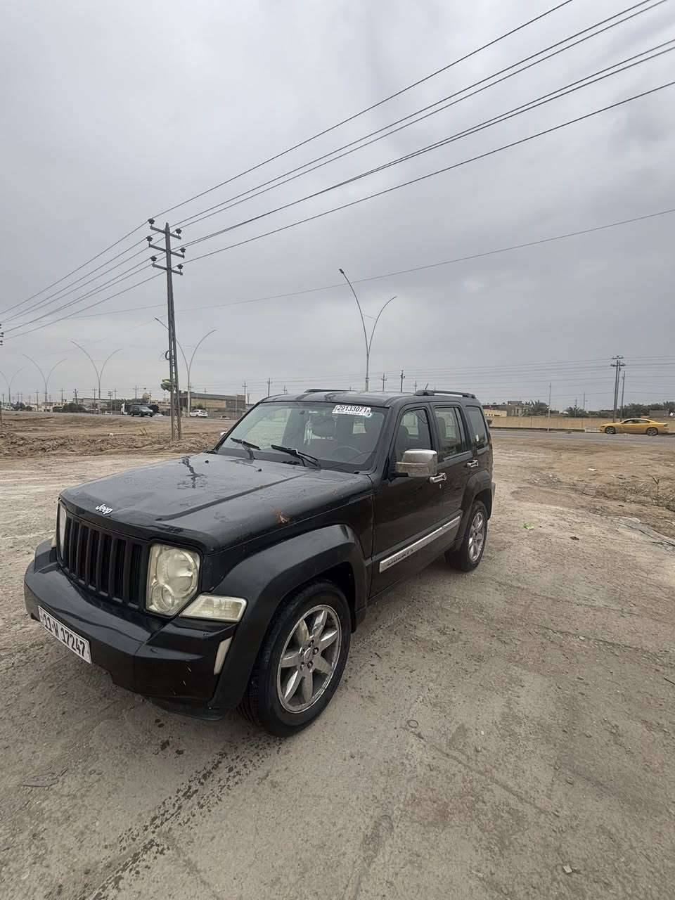 جيب لبرتي مديل 2010 رقم بغداد انكليزي باسمي السياره بدون صبغ فقط ضربه جاملغ وبنيد واصله الضربه للشاصي مكينه جديده كير خــير من الله تبريد بس منضومه جديده يرادله وبيه شويه نقوصات السياره السعر 60 هذا رقمي ***********
