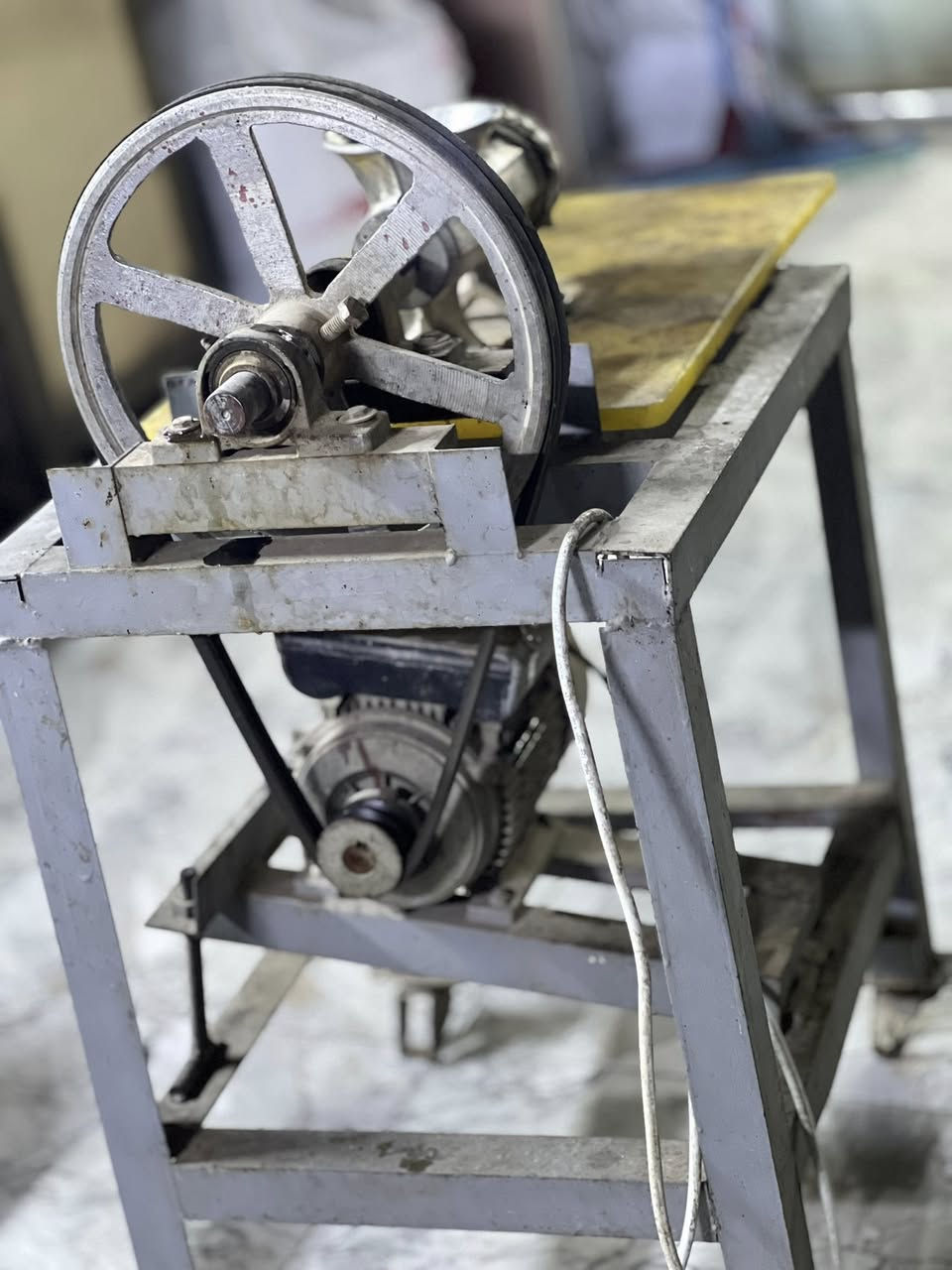 السلام عليكم مكينه ثرم للبيع قياس 22"السعر(150)وبيها مجال بسيط رقم الهاتف(***********)
