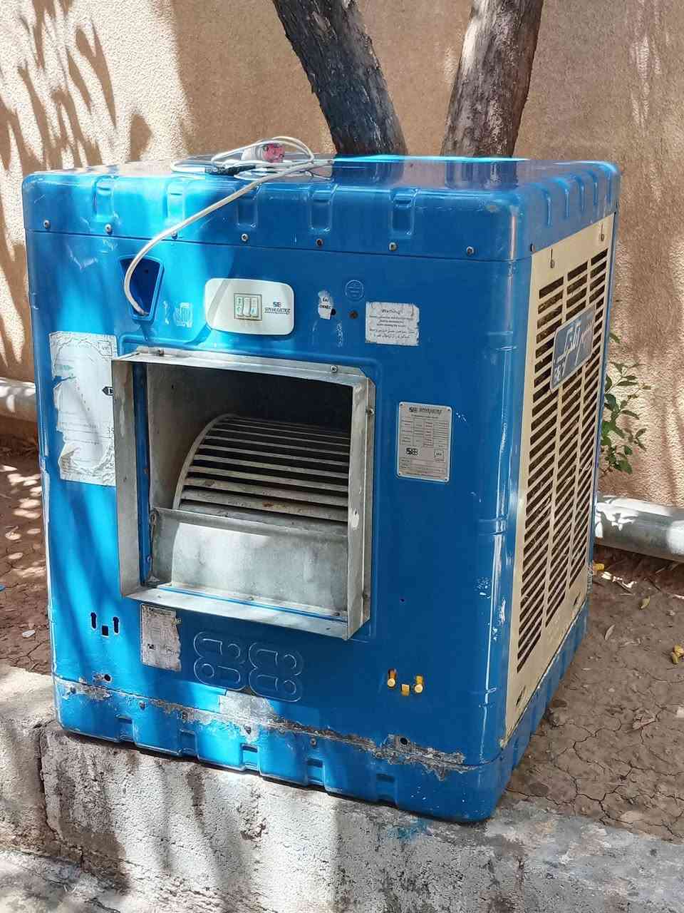 مبرده حجم 2 ونص سعر 160 كلشي عل بلادي ماطور سرعتين ماطور نحاس مكاني كركوك حي العروبه قرب مدرسه الشعب ***********
