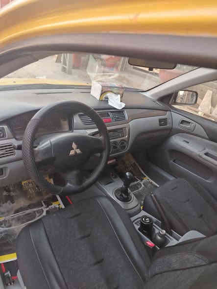 السلام عليكم
لانسر تكسي كير عادي
محرك ٢٠٠٠ مصبوغه حزام للجماليه
السياره كامله باتري جديد وتخم تاير جديد دوشمه جديده نقصها كمبريسر تبريد
رقم بغداد باسمنا
السعر ٧٧ وبيه مجال
للاستفسار  ***********
