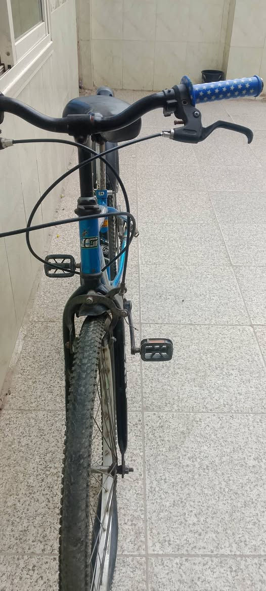 سلام عليكم بسكل اكسر حجم 24 جديد  السعر 45 وبي مجال  
*********** العنوان ذارع العياده حي التضحية
