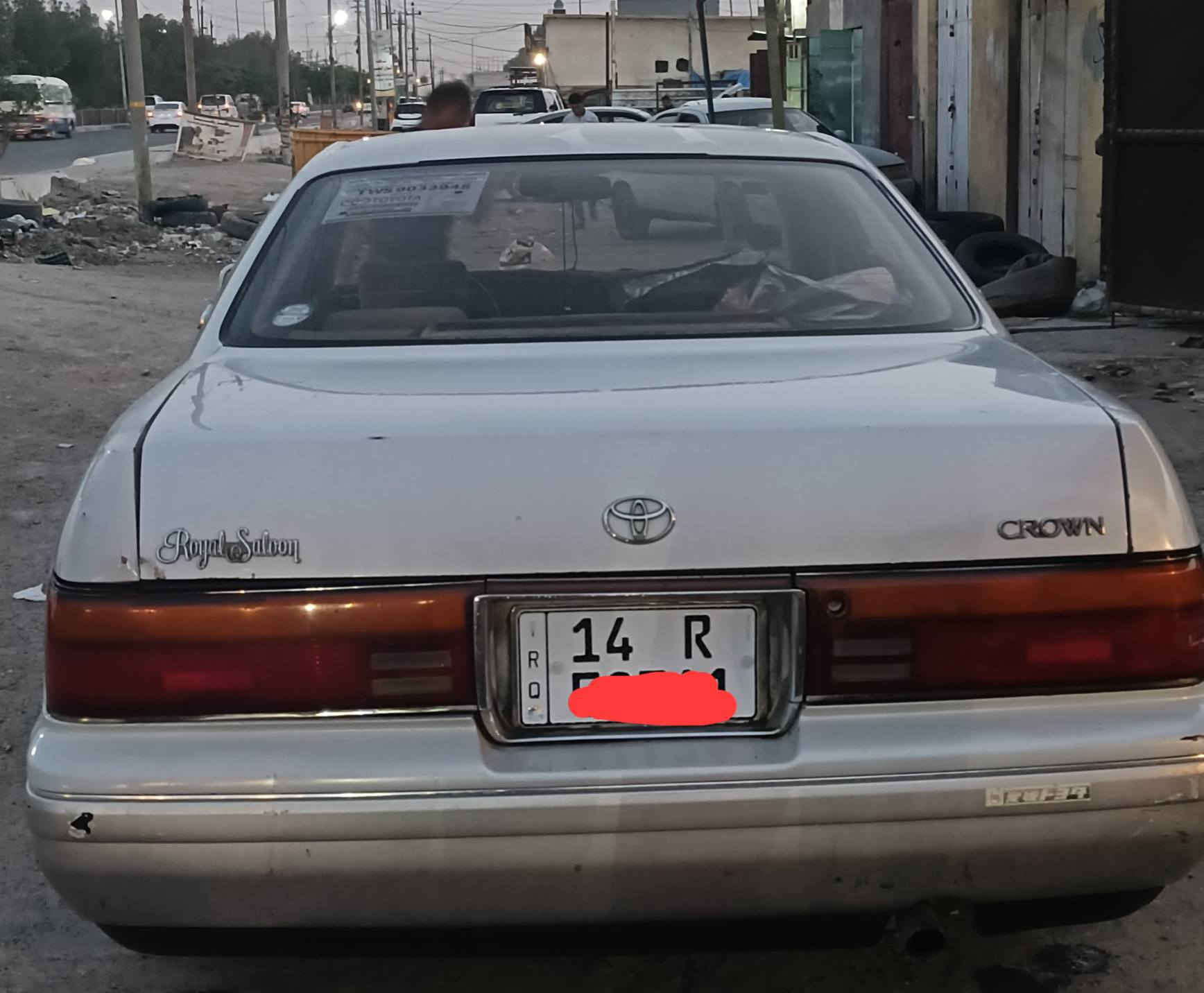 توتوتا كراون بطه فصل  1993
باسمي رقم دولي الى  2031
محرك كير كفاله... 
حداديه وتبريد وتبريد خلفي ثلاجه .. 
....تدفئة.. شغاله 
..تحكمات جام وجه ورجلين كلها شغاله 
محرك وكير بالكارتون حدادية جاهزة تخم تاير بالباكيت 
ترايك وين ما يعجبك وشرط 180 
 ماشيه 300 الف حقيقي 
كهربائيات كلها شغاله مغلفه من جوة الدشبول تنسه الهوة 
غرفتها جديدة جداً  
بيها جاملغ خلفي بي صبغ 
السعر 65 $ 
المكان البصرة 
***********
