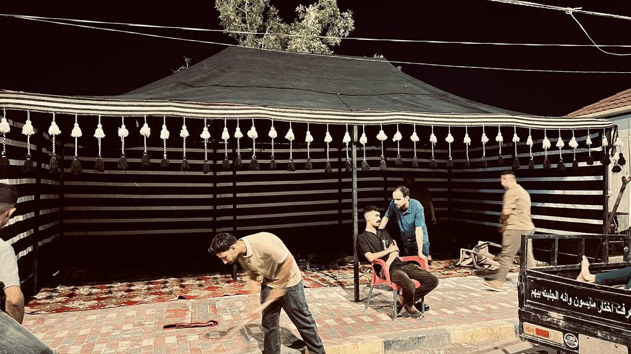 السلام عليكم
خيمه للبيع 
القياس 8x4 

رتفاع مترين ونص


**إذا كنت صاحب هذا الإعلان وتريد حذفه لأي سبب، رجاءا أرسل رسالة إلى الدعم الفني**