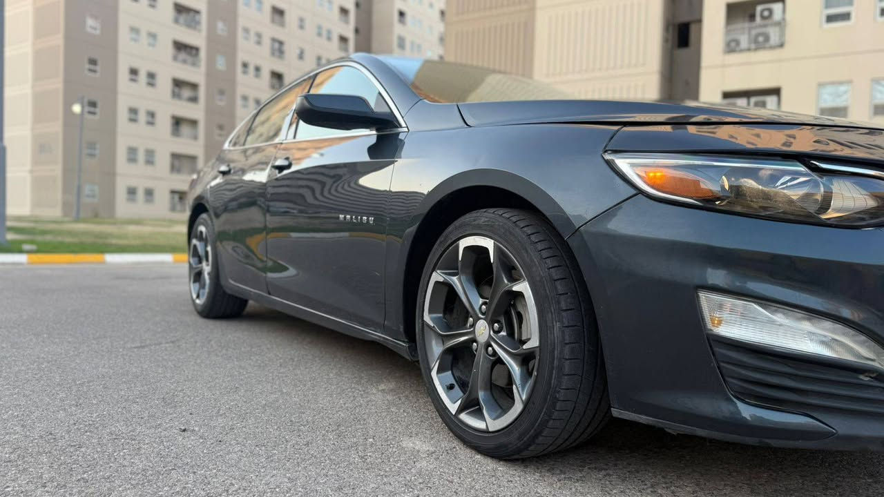 للبيع  ماليبو 2021 LT 
السياره جاهزه ونظيفه جداً 
🛑الحادث جانبي بصفحة سائق صبغ بجم شركة بدون ايرباك فقط بردة طاك

المواصفات 

🔴بصمه ابواب + جنطه

🛑محرك 1500 توربو ✈️

🛑 اوتو بريك /توقف ذاتي عند الاقتراب 🚳

🛑كشنات تدفئه + كهرباء ⚡️ 

🛑تبريد قطعتين

🛑شاشه كبيره تدعم 📲Android Auto/car play

🛑خرائط Gps📌

🛑كامره خلفيه 📷

🛑كروز مثبت سرعه

🛑شاشة ضبط واعطال بل دشبول

🛑داخل ابيض 

🛑منافذ USP/ 12V /Tip C

🛑مانع انزلاق ⛔️

🛑حساس اطارات

🛑4 دسك/ Abs

السعر 112 ومجال قليل السيارة جاهزة شغل واطلع وين ميعجبك 

***********
