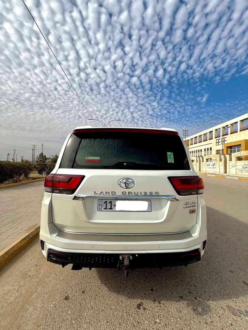 السلام عليكم ورحمة الله
لاندكروز GXR 2024 لمتدد. بيع فقط

ماشيه 38 الف كيلو  وكالة  سازز   ضمان 

السعر.745 $$  رقم بغداد بسمي السياره مغلفه PPF 

محرك 6 سلندر 

فول مواصفات
1 حساس امامي خلفي
2  شاشه حجم كبير. + شاشات خلفيه
3 شاحن موبايل   وايرلس
4جنطه كهرباء (شفط)
5داخل جلد بيجي 
6ويل كروم
7 كراسي كهرباء
8 اشاير  جانبيه 
9 زراك لايت
9تشغيل عن بعد
10 فور ويل 4X4
 11فول تحكم ستيرن
12دشبول صاجي
13 هاندبريك بصمه
14 كامرات 360 درجه
وبعد بيها مواصفات هواي.

السعر.745 $$  رقم بغداد بسمي 

مكان السياره. السماوة   

                                                           

‏‭0775 000 5488‬
