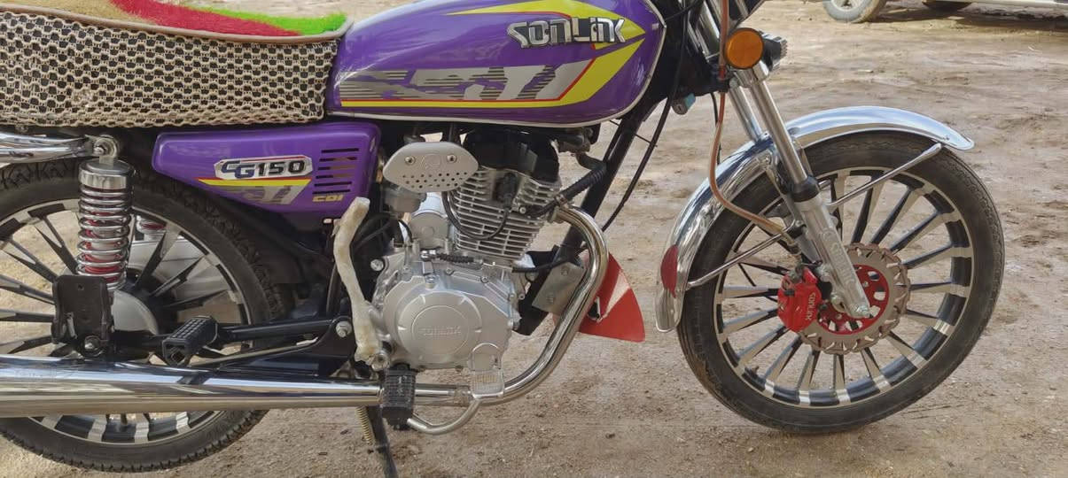 دراجه سونك موديل 2025 طالعه بالشهر 9 بيهه ورقتين فقط ومكاتبه  السعر(( 825)) بيهه مجال حك الجيه مكلف بلنشر مكاني ناصريه سيد دخيل للاستفسار ***********
