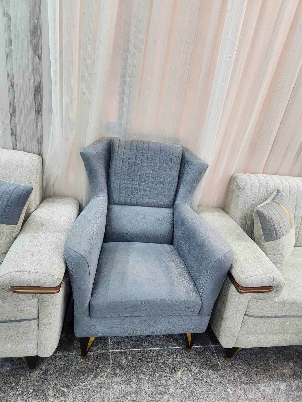 ادوات معهد تدريس للبيع 
ستولات جامعية جلد غير مستعملة العدد ٢٥
ستولات جامعية خشب مستعملة العدد ٢٠
تخم قنفات ١٠ مقاعد
سبورات حجم كبير عدد ٢ وحجم وسط عدد ٢
مكاني كربلاء 
للاستفسار الاتصال على الرقم *********** كربلاء, العراق
