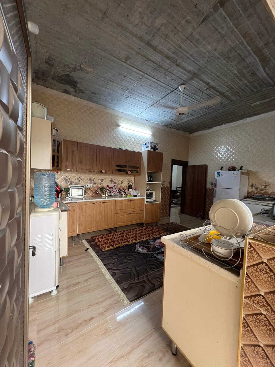 للبيع دار طابو زارعي مساحة 200 متر خدمات ماء مجاري حي بدر فرع مول حسين قرب مكتب الماسة للعقار 
هاتف: ***********
***********
