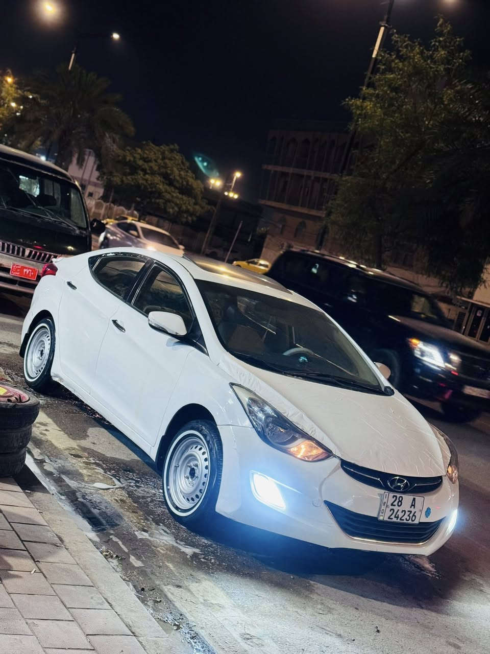 السلام عليكم 
النترا مضلع 2014 وارد خليجي 
كير مكينه مكفولات 
السياره بنيد وباب سايق فقط 
سياره خير من الله ماعايزه شي 
تخم تاير جديد صارله سبوعين
حداديه اماميه نص عمر 
السعر 115 
***********
