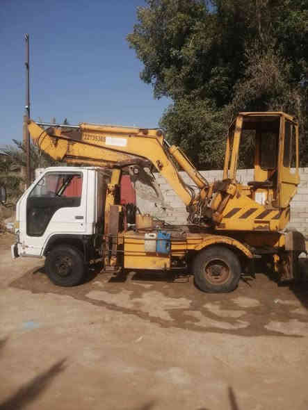 حفارة ازوزه رقم بغداد انشائيه
موديل 1991محرك 105بيها تبخير
سنويه منتهيه2019
السعر 80
***********
مكاني بصرة قضاء المدينه
بيها حصة كاز يوميه 40لتر المدينة
