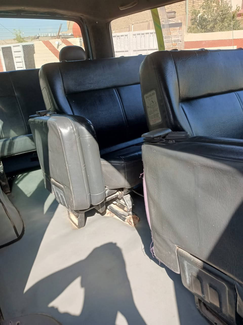 السلام عليكم كيا بريجو موديل 96 الرقم انكليزي مصفره هيئه ومرور كير ومحرك واكسل  مكفولات السياره مال جنايه نضيفه العنوان بغداد المدائن ***********
