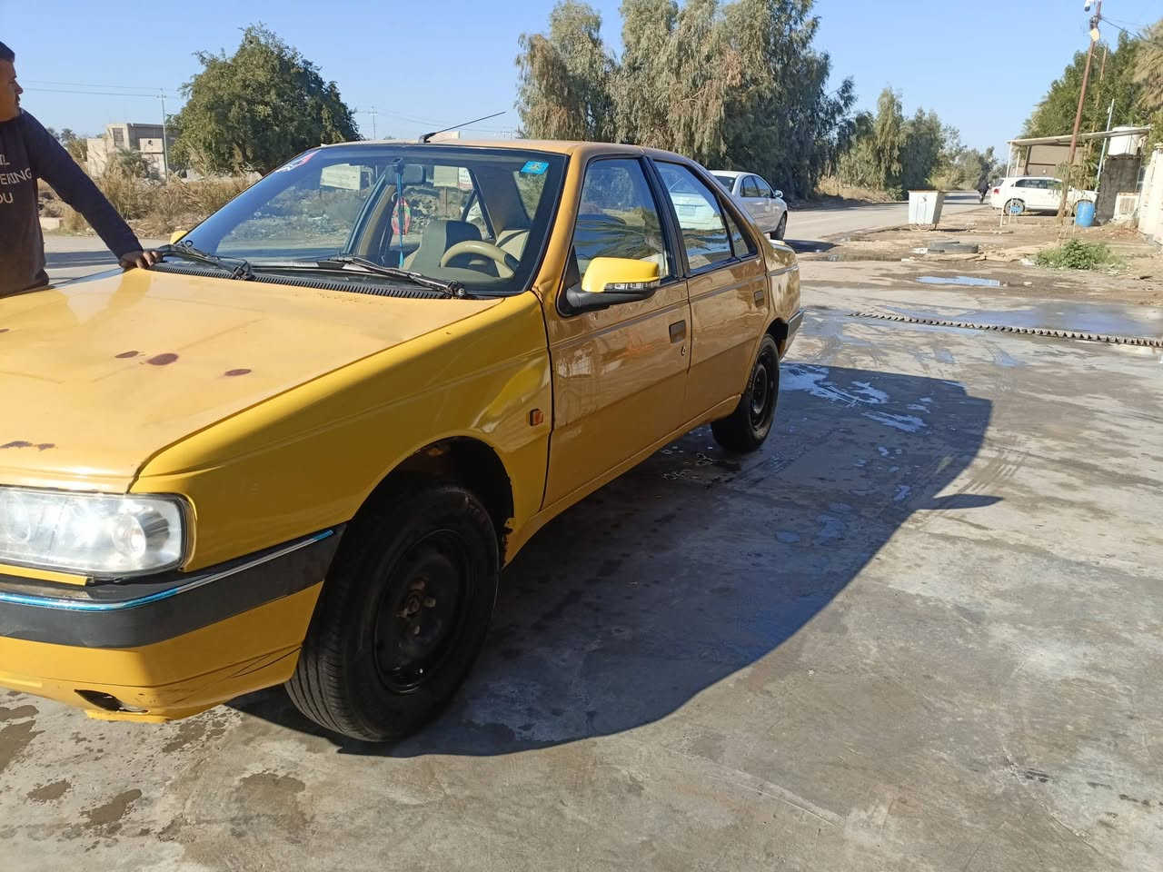 بيجو 405 
كير مكينه خير من الله 
ضربه بالجاملغ الخلفي 
جاملغ امامي مبدل 
موديل 13
رقم بغداد 
سعر 26 مكانها ديالى .


**إذا كنت صاحب هذا الإعلان وتريد حذفه لأي سبب، رجاءا أرسل رسالة إلى الدعم الفني**