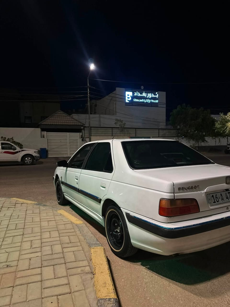 السلام عليكم ، بيجو بارس للبيع موديل ٢٠١٨
بيجو بارس اوتماتيك بلادي 
السيارة كشنات كهرباء و ABS وحساس وكاميرا

السيارة كفالة عامه عدا تكحيل بسيط مبين ب السونار 
رقم قادسية بس تداور ب النجف

" مكان السيارة بـ النجف "

السعر ٦٣ وبيها مجال 

للتواصل : ***********
