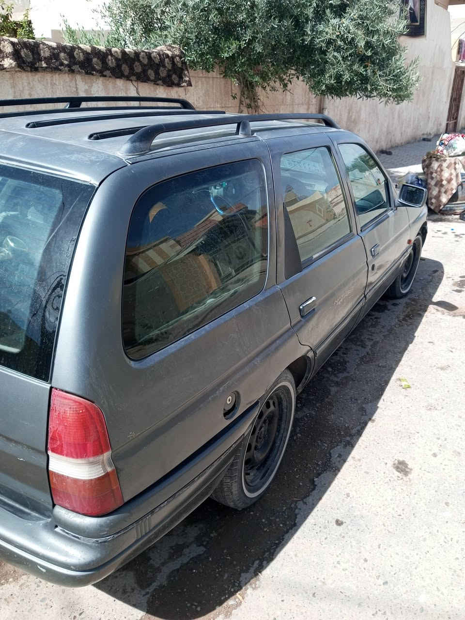 فورت للبيع كير محرك شرط رقم صلاح الدين سنويه خضره شرط وكاله وتحويل يرهم مراوس مكان السيارة بيجي السعر 15/ ***********
