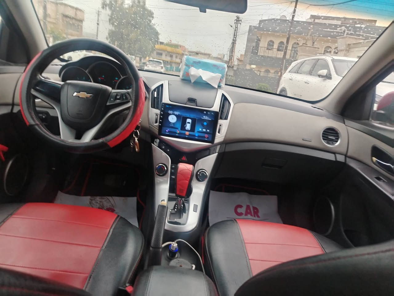 السلام عليكم 
شوفرليت كروز هاج باك
2013 
خليجي
محرك السيارة 1,800 تنفس طبيعي  ((المرغوب))
السيارة الحمدلله والشكر ما ناقصها شي 
باتري وتايرات واغلب التفاصيل مبدلها باصلي السيارة مال جناي وليست بياع شراي 
السيارة جانت بيد بنية بيها اثر شخط صفحة السايق  وصابغتها  
كير مكينه خير من الله  
تبريد ثلج 
شاشة 
تحكم ستيرن 
كاميرا 
كشنات جلد 
كهربائياتها كلها شغاله 
السعر 80 ورقة وبيها مجال بسيط حگ الجية
والله يوفق الجميع مكان حي الخضراء 
الاتصال على الرقم ***********
