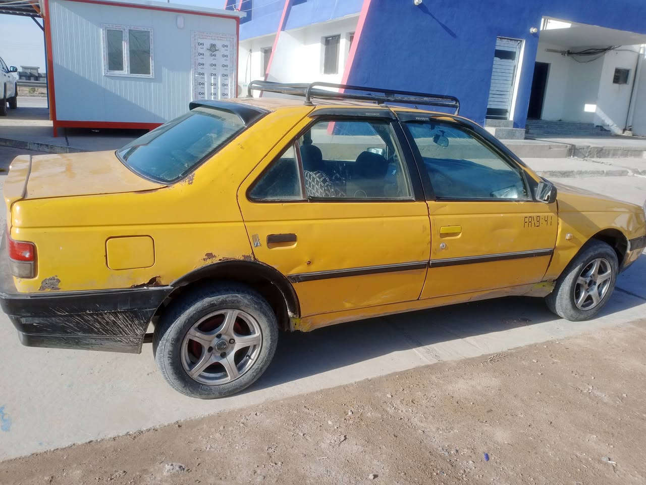 سلام عليكم بيجو روا مكينه جديده مشدوده عوزه بس صدر وتايرت زوج بدون تبريد بدون راعي راعيه بل نجف ماندله عارضه بمليون ٣٠٠ *********** السياره خير من الله جاي اروح ورجع بيه الدوام السياره مال شغل وعوزه قمجي مال كيلو متر وطوافه مال بانزين
