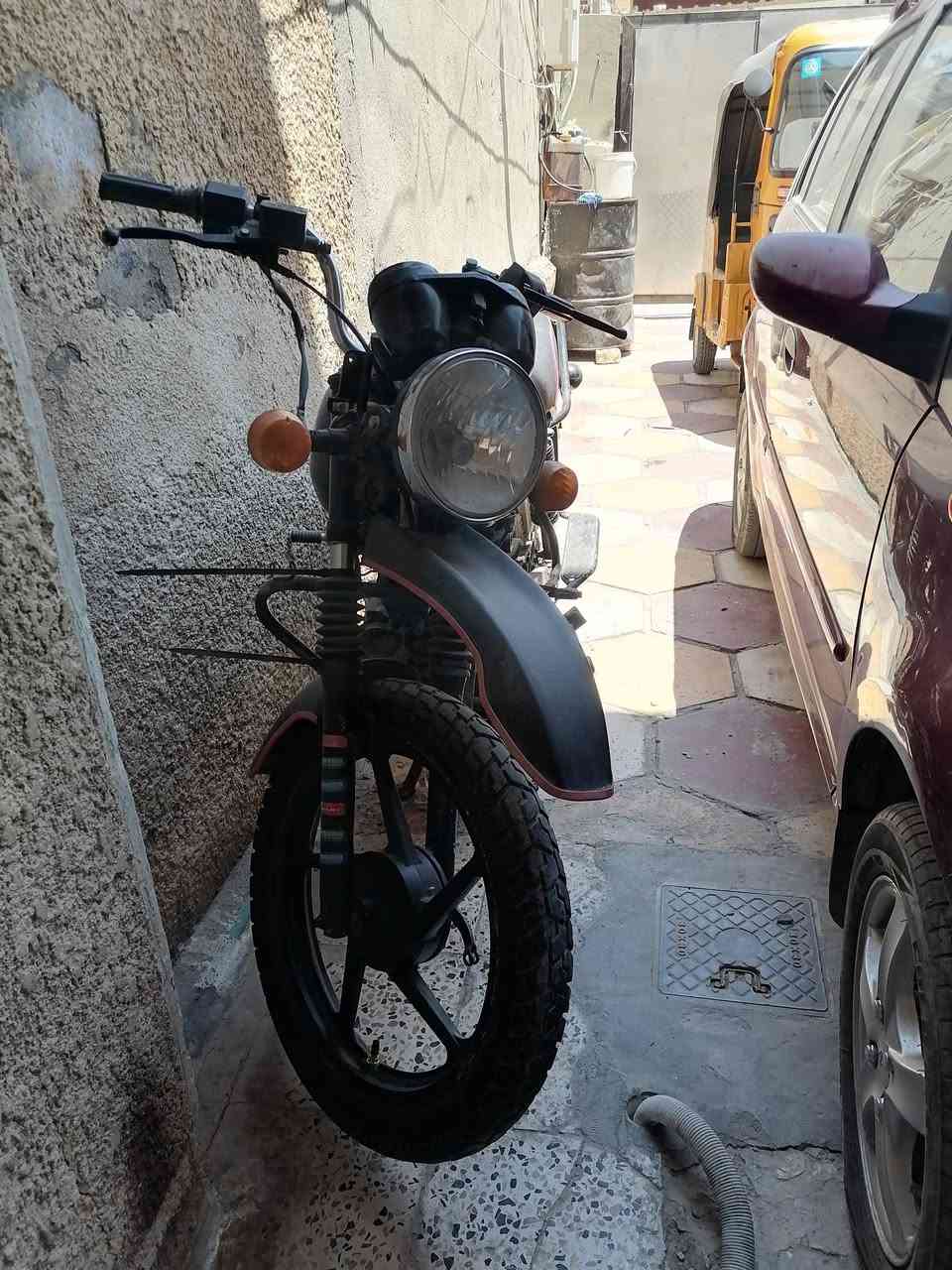 دراجه للليع بوكسر كلاسك موديل 2020 رادله ضفيره شويه ترتيبات شغاله تجفيت شركه السعر 650اوراقه كامله عنواني الكماليه ***********
