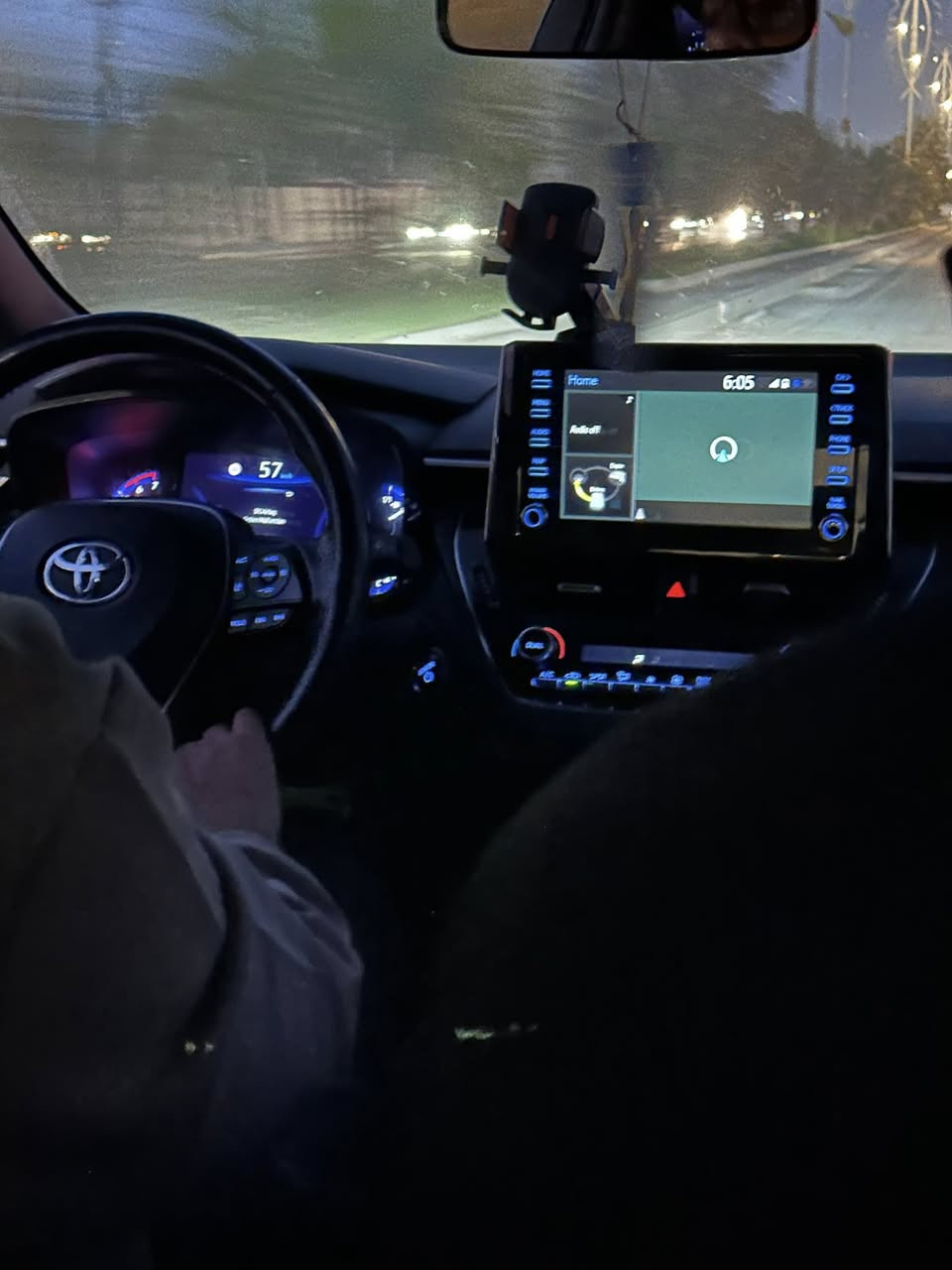 كورلا هايبرد 2023 ياباني محور
ماشيه 19الف
بصمه
حساس خلفي امامي
رادار
محرك 1800
رقم بصره 
السياره جديده ترايها زيرو
السعر 117
مكانها الناصريه 
***********
