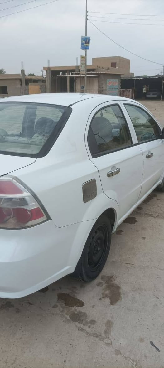 افيو 2011
مكاني حله 
بيها حاملغ جهه الصدر مبدل 
الباقي كفالة 
***********
