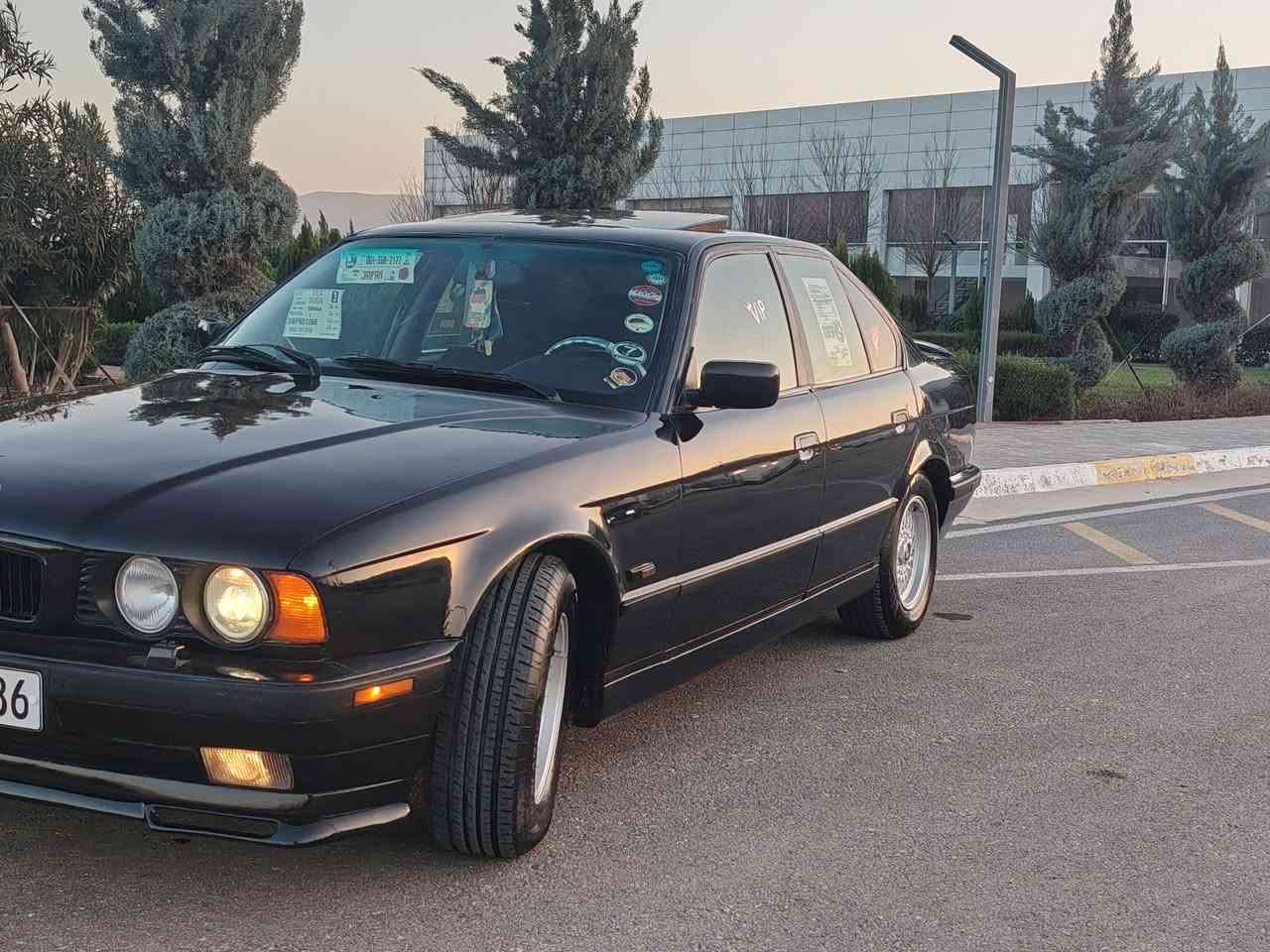 بي ام525مسكرفانوس..***********..اوتوماتيك تبريد 
موديل 1995رقم سليمانية دولي بسمي سنوية جديد سيارة فول فول سعرها 68 وبي مجال مكان سليمانية***********
