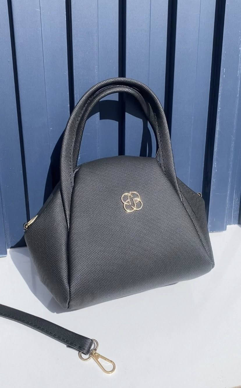 شلعه ٢٥ جنطه بسعر ١٠٠ جديد


**إذا كنت صاحب هذا الإعلان وتريد حذفه لأي سبب، رجاءا أرسل رسالة إلى الدعم الفني**