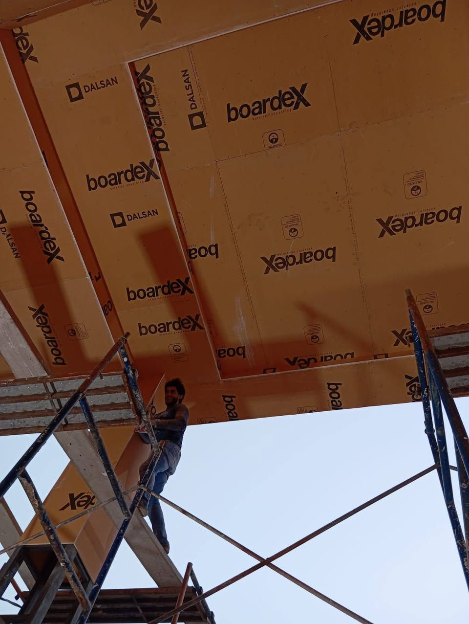 ابو احمد المصري لجميع انواع الديكورات جبسون بورد سحابات بورك واجهات ***********
