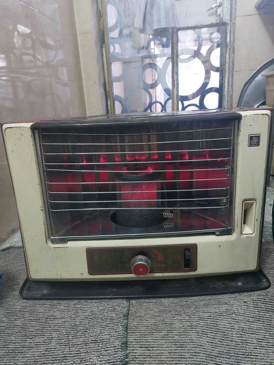 صوبه عشتار سعرهة ٤٥ العنوان بغداد الكرخ رقم الهاتف ***********واتساب
