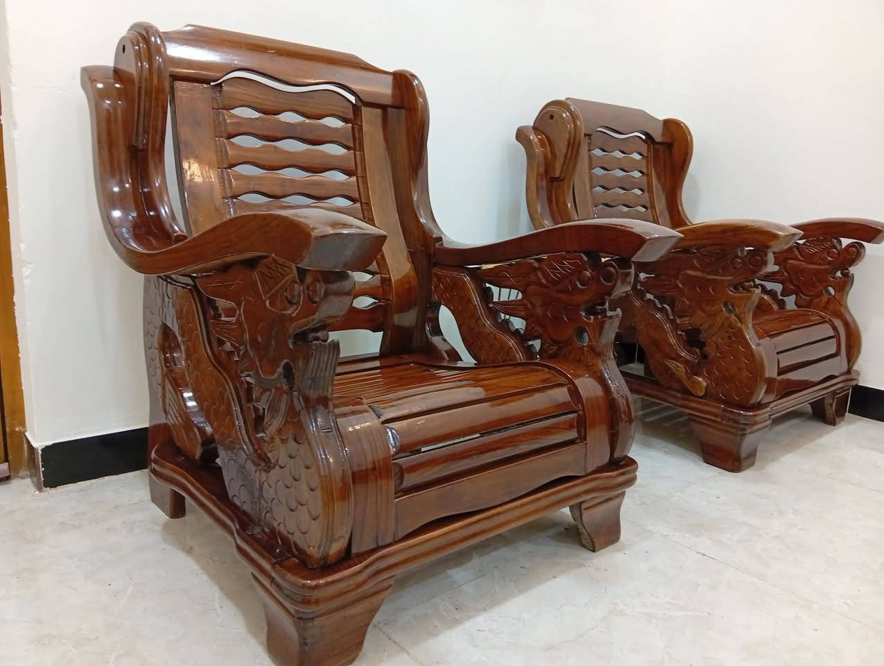 قنفات 9 مقاعد منشأ كوري..زان صاج..نقش تنين.. السعر..400..شراي يتصل ***********..وات ساب..***********...يوجد سياره توصل.. نظافه %100....
