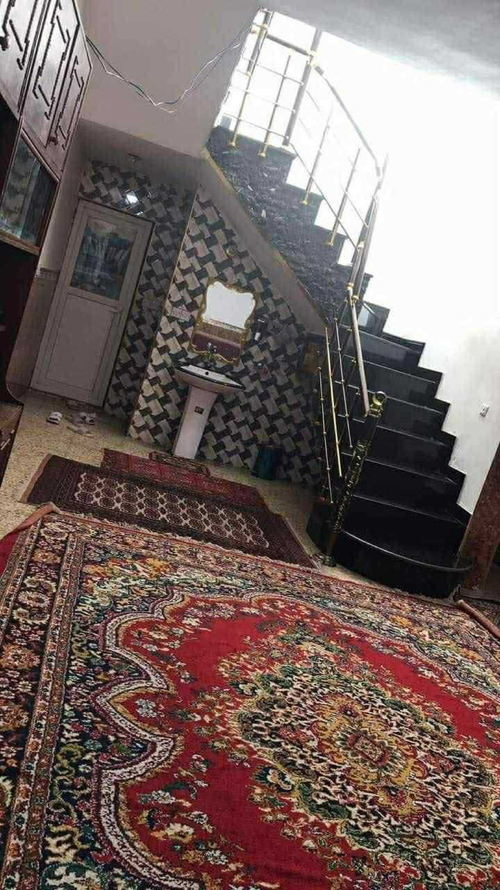 سلام عليكم المساحه ٩٥٠ متر
متكون من 5 غرف نوم وصاله كبيره واستقبال وصحيات عدد ٣
العنوان الدوانم شارع ابو نزار خدمات مي كهرباء تبليط الاستفسار ***********
