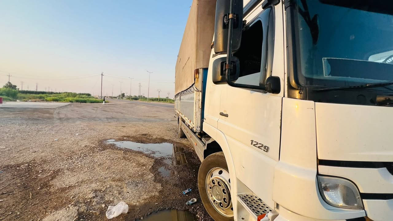 السلام عليكم
اتيكو مارسدس للبيع
رقم سليمانية تحويل ثاني يوم
كير4X4 كفخ
محرك 6
ثمانية برغي
جوبلس خلفي امامي
تاير 22.5 جديد 
تانكي 500
 السعر 265$ وبيها مجال 
للاتصال 
***********

