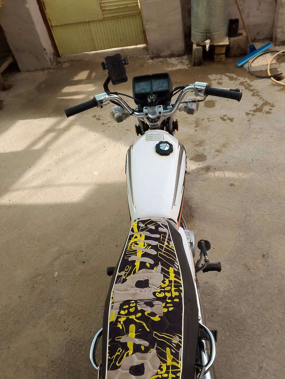 السلام عليكم نامه 23بلاديه مامفتوحه دراجه نضافه كدامكم سعر 550خاص ماعندي مجسر المفرك ***********
